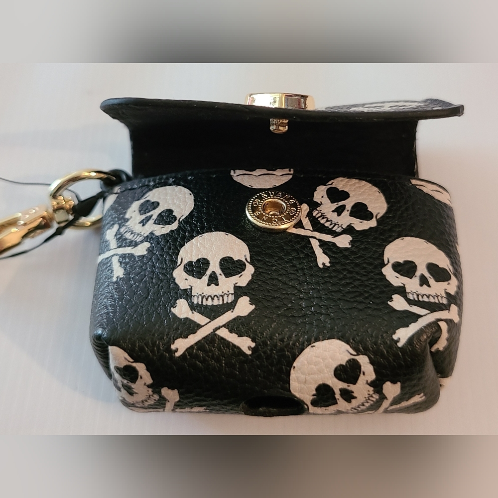 BETSEY JOHNSON SKULLS BONES AIRPOD CASE MINI POUCH COIN BAG CHARM CLIP - Picture 7 of 12